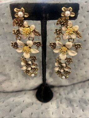 Enamel White Flowers with pearls in Antiqued & Bright Gold Statement-NWT